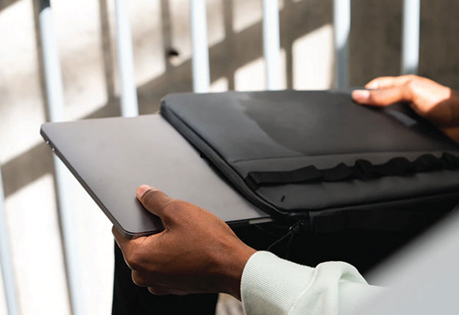 WANDRD LAPTOP CASE 14 INCH (ตัวแทนจำหน่ายอย่างเป็นทางการ) - Camera Maker