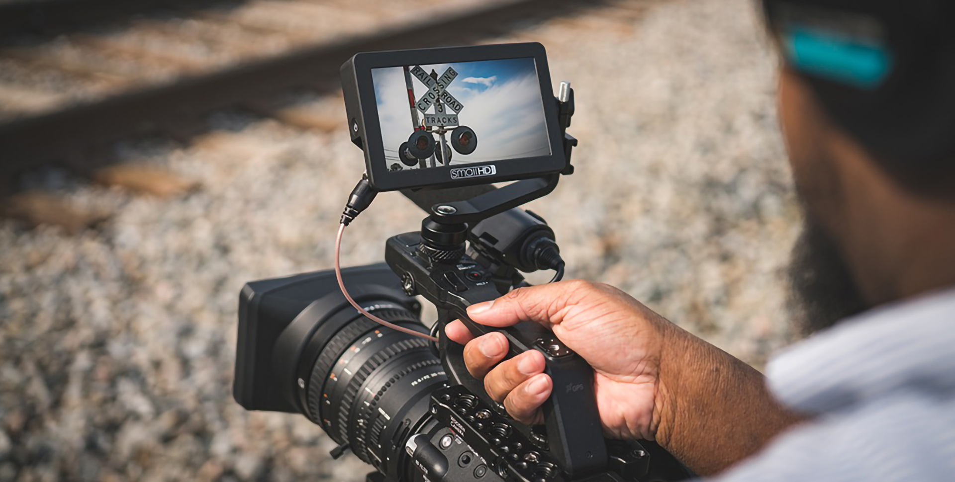 SMALLHD FOCUS 5″ HD SDI ON-CAMERA MONITOR - Camera Maker